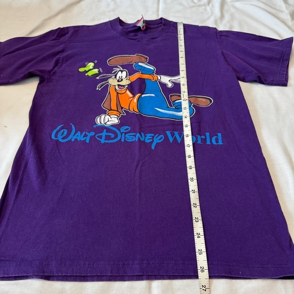 Vintage 90’s Walt Disney World Goofy T-Shirt Shirt ~ Breakdancing Purple - Picture 5 of 6